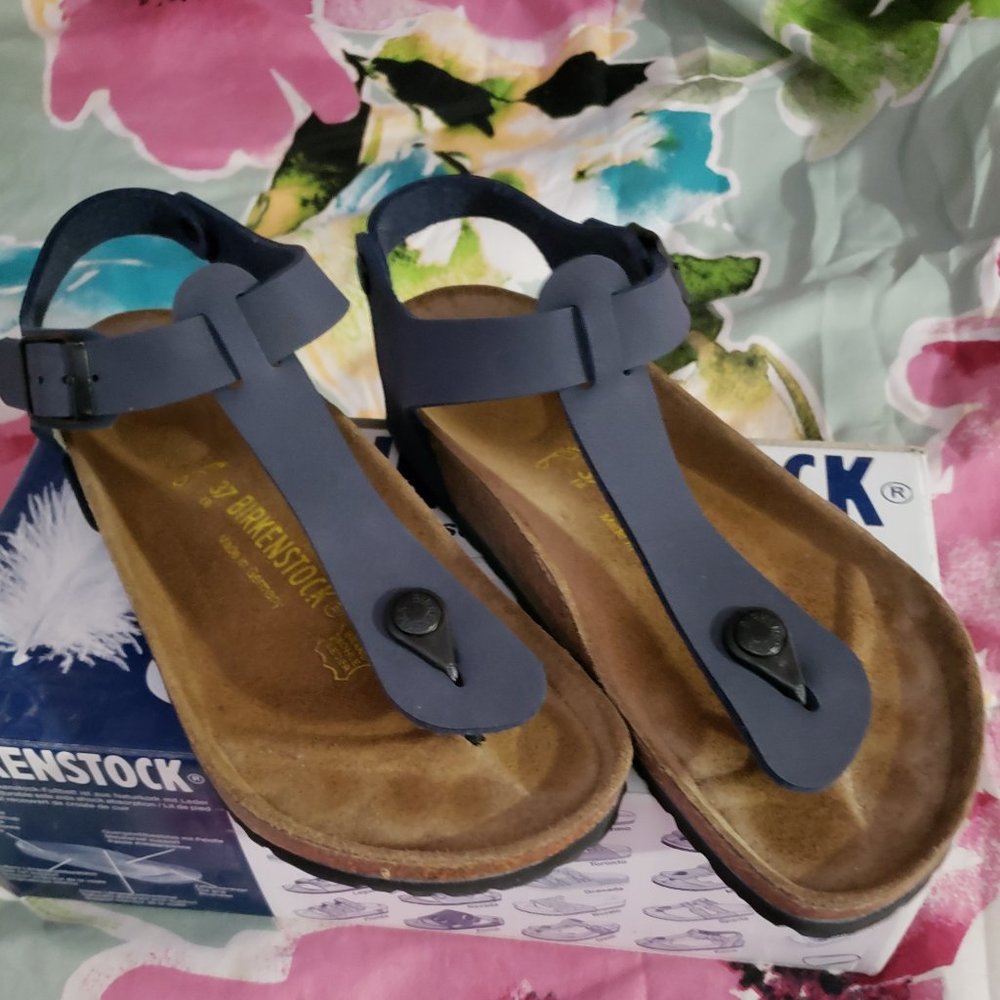 EUC Birkenstock Kairo Navy 37